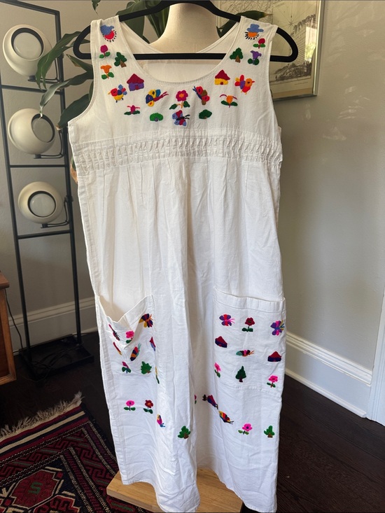 Vintage Dresses & Skirts - Vintage White Midi Dress with Colorful Floral Embroidery